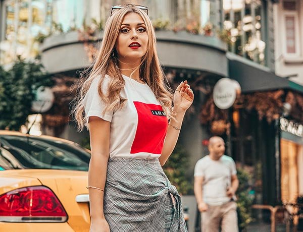 Contact Sule Makaroglu Pn0i5zLEXgU Unsplash 1