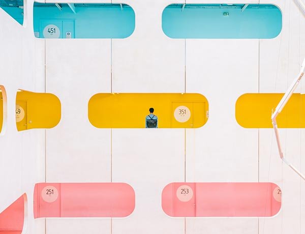 Contact Victor Lam 9uyqoYsnGfo Unsplash 1